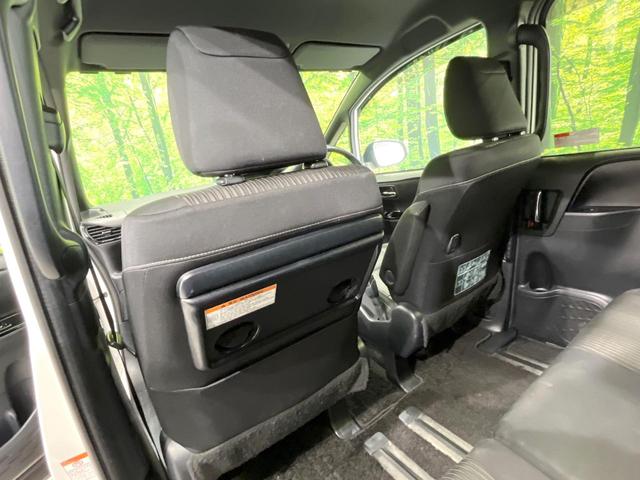 ヴォクシー ＺＳ　煌　４ＷＤ　両側電動ドア　純正ＳＤナビ　後席モニター　バックカメラ　寒冷地仕様　セーフティセンス　禁煙車　ドラレコ　コーナーセンサー　スマートキー　ＬＥＤヘッド　ビルトインＥＴＣ　クルコン　ダブルエアコン（48枚目）