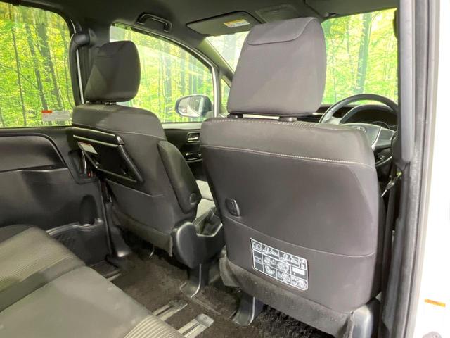 ヴォクシー ＺＳ　煌　４ＷＤ　両側電動ドア　純正ＳＤナビ　後席モニター　バックカメラ　寒冷地仕様　セーフティセンス　禁煙車　ドラレコ　コーナーセンサー　スマートキー　ＬＥＤヘッド　ビルトインＥＴＣ　クルコン　ダブルエアコン（50枚目）