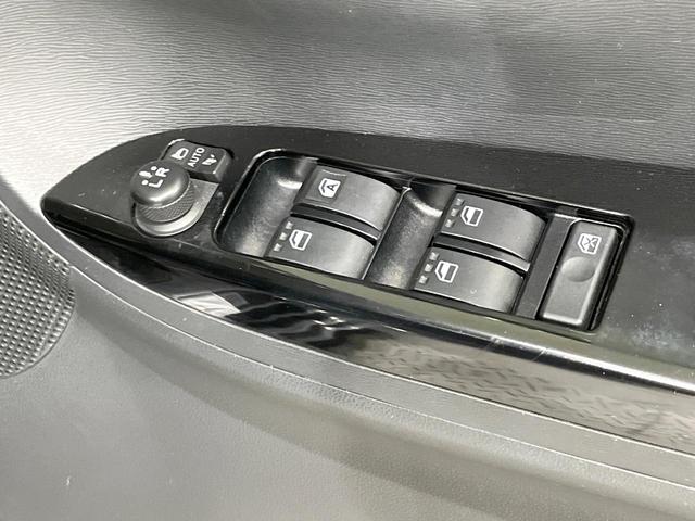 タント カスタムＸ　ＳＡＩＩＩ　４ＷＤ　電動スライドドア　純正ＳＤナビ　スマートアシスト　バックカメラ　禁煙車　シートヒーター　ドラレコ　スマートキー　ＬＥＤヘッド　純正１４インチアルミ　オートハイビーム　車線逸脱警報　オートライト（33枚目）