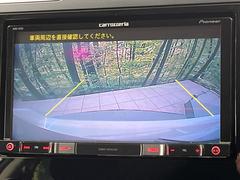 【バックカメラ】駐車時に後方がリアルタイム映像で確認できます。大型商業施設や立体駐車場での駐車時や、夜間のバック時に大活躍！運転スキルに関わらず、今や必須となった装備のひとつです！ 5