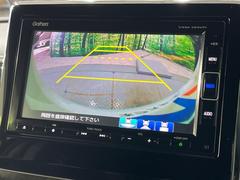 【バックカメラ】駐車時に後方がリアルタイム映像で確認できます。大型商業施設や立体駐車場での駐車時や、夜間のバック時に大活躍！運転スキルに関わらず、今や必須となった装備のひとつです！ 5