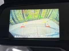 【バックカメラ】駐車時に後方がリアルタイム映像で確認できます。大型商業施設や立体駐車場での駐車時や、夜間のバック時に大活躍！運転スキルに関わらず、今や必須となった装備のひとつです！ 5