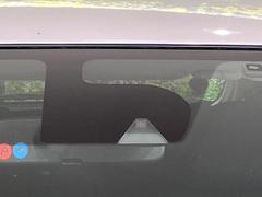 【エマージェンシーブレーキ】走行中に前方の車両等を認識し、衝突しそうな時は警報とブレーキで衝突回避と被害軽減をアシスト。より安全にドライブをお楽しみいただけます。 5