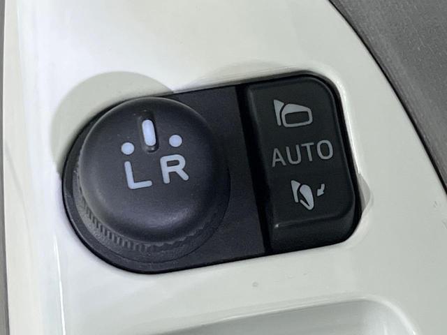 タント X ホワイトアクセントSAIII 4WD 電動スライドドア スマートアシスト3 禁煙車 ツートーンカラー シートヒーター スマートキー ビルトインETC オートハイビーム オートライト オートエアコン CD再生 横滑り防止装置(36枚目)