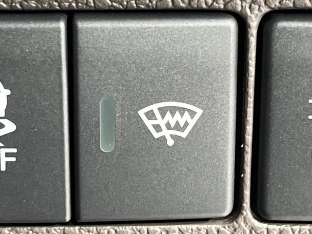 フリード Ｇ　本州仕入れ　４ＷＤ　寒冷地仕様　両側電動ドア　９インチ純正ＳＤナビ　バックカメラ　寒冷地仕様　ホンダセンシング　レーダークルーズ　禁煙車　ドラレコ　コーナーセンサー　スマートキー　ＬＥＤヘッド　ＥＴＣ（3枚目）