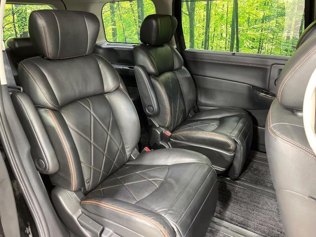 エルグランド ２５０ハイウェイスタープレミアム　４ＷＤ　両側電動ドア　メーカー純正ＨＤＤナビ　後席モニター　全周囲カメラ　禁煙車　黒革シート　シートヒーター　パワーシート　スマートキー　ＬＥＤヘッド　ＥＴＣ　クルコン　オートライト　オートエアコン（9枚目）