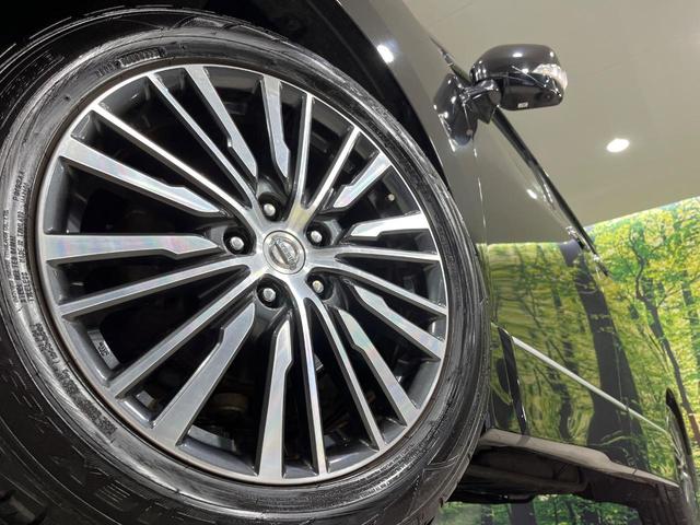 エルグランド ２５０ハイウェイスタープレミアム　４ＷＤ　両側電動ドア　メーカー純正ＨＤＤナビ　後席モニター　全周囲カメラ　禁煙車　黒革シート　シートヒーター　パワーシート　スマートキー　ＬＥＤヘッド　ＥＴＣ　クルコン　オートライト　オートエアコン（14枚目）