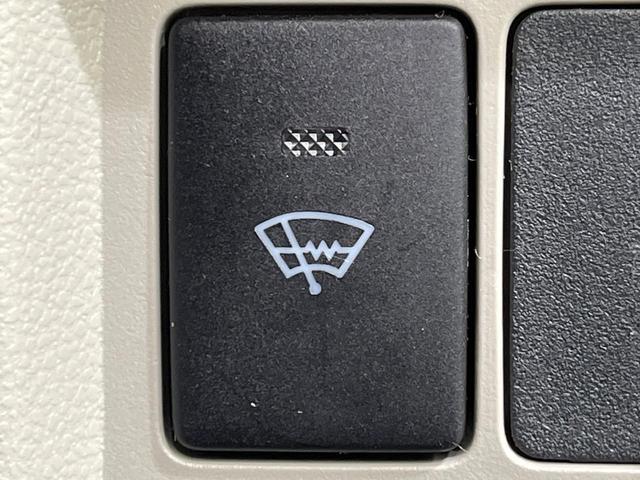 パッソ X 4WD 寒冷地仕様 禁煙車 シートヒーター ドラレコ CD再生 アイドリングストップ 横滑り防止装置 電動格納ミラー バニティミラー ヘッドライトレベライザー ベンチシート リアワイパー(3枚目)