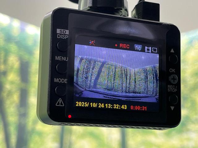 パッソ X 4WD 寒冷地仕様 禁煙車 シートヒーター ドラレコ CD再生 アイドリングストップ 横滑り防止装置 電動格納ミラー バニティミラー ヘッドライトレベライザー ベンチシート リアワイパー(6枚目)