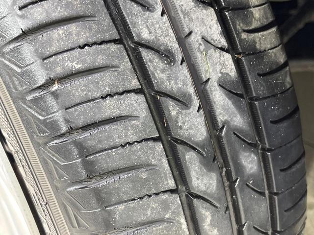 パッソ X 4WD 寒冷地仕様 禁煙車 シートヒーター ドラレコ CD再生 アイドリングストップ 横滑り防止装置 電動格納ミラー バニティミラー ヘッドライトレベライザー ベンチシート リアワイパー(32枚目)