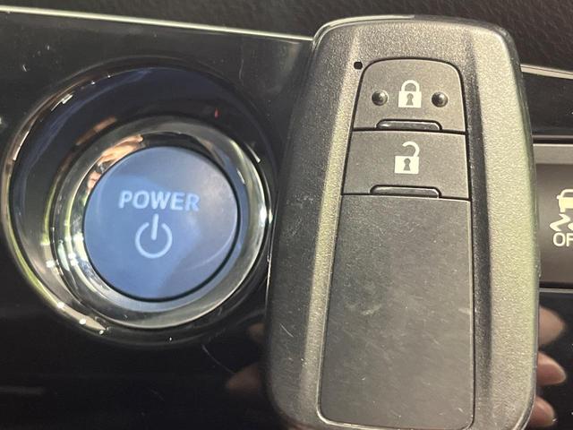 プリウス S 4WD 寒冷地仕様 純正SDナビ バックカメラ 禁煙車 スマートキー LEDヘッド 1オーナー オートライト オートエアコン 純正15インチアルミ Bluetooth再生 CD/DVD再生 フルセグ(6枚目)