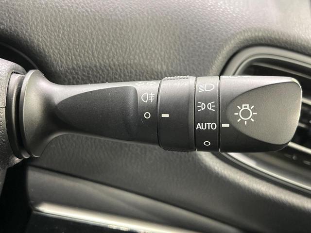 プリウス S 4WD 寒冷地仕様 純正SDナビ バックカメラ 禁煙車 スマートキー LEDヘッド 1オーナー オートライト オートエアコン 純正15インチアルミ Bluetooth再生 CD/DVD再生 フルセグ(7枚目)