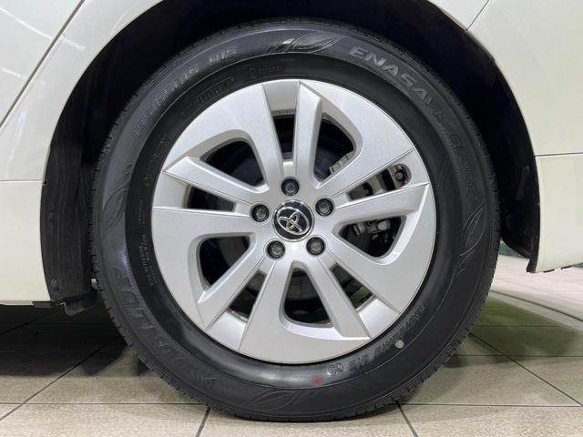 プリウス S 4WD 寒冷地仕様 純正SDナビ バックカメラ 禁煙車 スマートキー LEDヘッド 1オーナー オートライト オートエアコン 純正15インチアルミ Bluetooth再生 CD/DVD再生 フルセグ(27枚目)