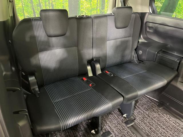 ヴォクシー ZS 煌II 4WD モデリスタエアロ 両側電動ドア 純正9型ナビ 後席モニター バックカメラ 寒冷地仕様 セーフティセンス 禁煙車 スマートキー LEDヘッド ビルトインETC オートハイビーム(11枚目)
