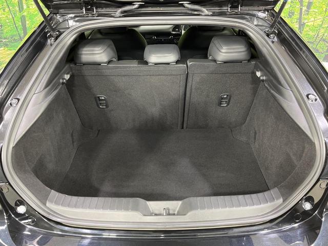 MAZDA3ファストバック X Lパッケージ 4WD マツダコネクト8.8インチ 全周囲カメラ BOSEサウンド スマートブレーキサポート レーダークルーズコントロール 禁煙車 革シート シートヒーター パワーシート ドラレコ コーナーセンサー(11枚目)