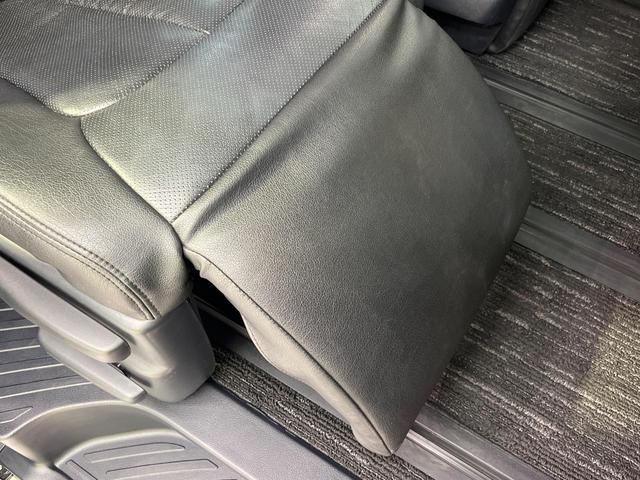 アルファード ２．５Ｓ　Ａパッケージ　サンルーフ　９型ナビ　両側電動ドア　後席モニター　バックカメラ　衝突被害軽減システム　レーダークルーズ　禁煙車　ドラレコ　コーナーセンサー　スマートキー　ＬＥＤヘッド　ビルトインＥＴＣ（49枚目）