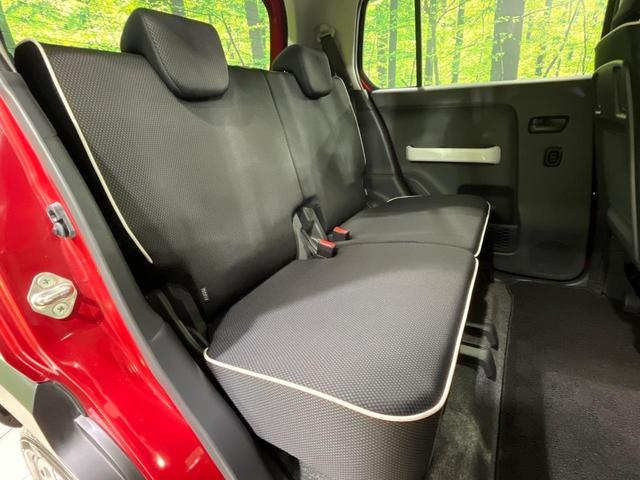 後部座席も気になるようなキズ・汚れやへたり等、大きなダメージはなく、良好な状態です。