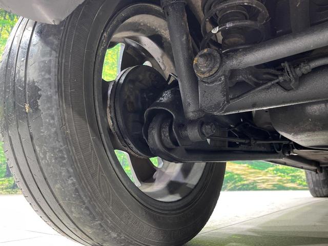 お車を安心してお乗りいただく為には、足回りの定期点検が欠かせません。サービスサポート（有償保証）では無料点検もご提供しており、安心のカーライフをお過ごしいただけるサポート体制が整っています。