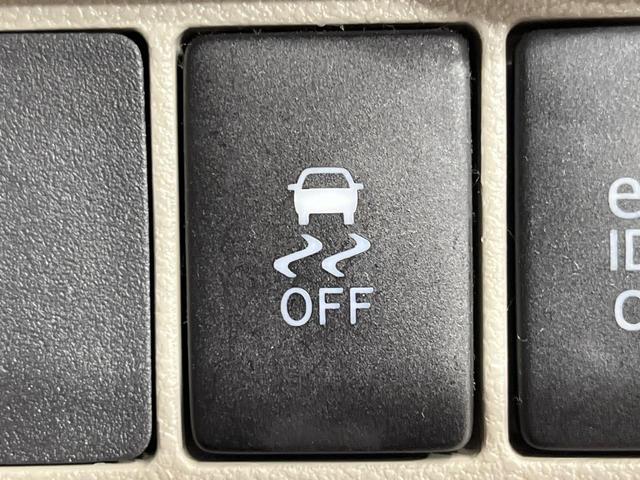 ステラ Ｌ　４ＷＤ　禁煙車　寒冷地仕様　シートヒーター　１４インチアルミホイール　ＣＤ再生　横滑り防止装置　電動格納ミラー　盗難防止装置　プライバシーガラス　ドアバイザー　シートアンダーボックス　バニティミラー（6枚目）