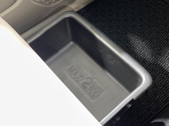 ステラ Ｌ　４ＷＤ　禁煙車　寒冷地仕様　シートヒーター　１４インチアルミホイール　ＣＤ再生　横滑り防止装置　電動格納ミラー　盗難防止装置　プライバシーガラス　ドアバイザー　シートアンダーボックス　バニティミラー（8枚目）