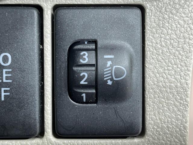 ステラ Ｌ　４ＷＤ　禁煙車　寒冷地仕様　シートヒーター　１４インチアルミホイール　ＣＤ再生　横滑り防止装置　電動格納ミラー　盗難防止装置　プライバシーガラス　ドアバイザー　シートアンダーボックス　バニティミラー（50枚目）