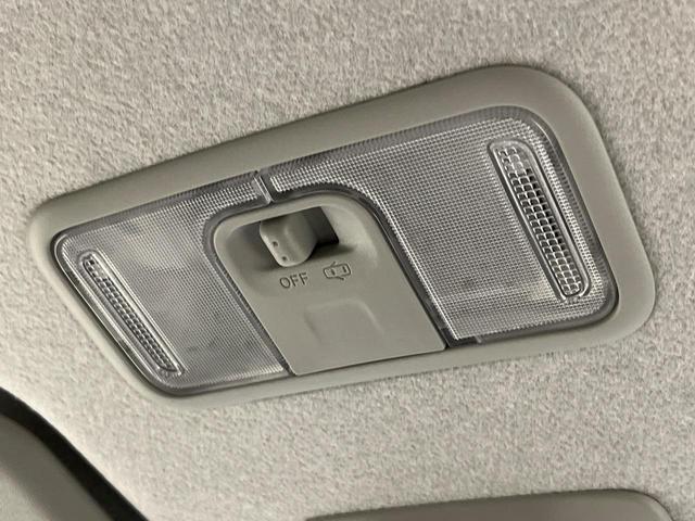 ステラ Ｌ　４ＷＤ　禁煙車　寒冷地仕様　シートヒーター　１４インチアルミホイール　ＣＤ再生　横滑り防止装置　電動格納ミラー　盗難防止装置　プライバシーガラス　ドアバイザー　シートアンダーボックス　バニティミラー（55枚目）