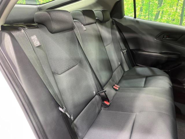 後部座席も気になるようなキズ・汚れやへたり等、大きなダメージはなく、良好な状態です。