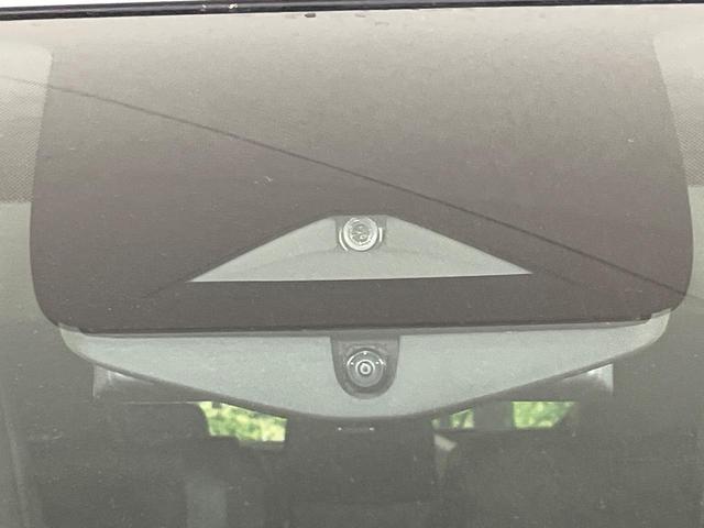 【インテリジェントエマージェンシーブレーキ】フロントカメラで前方の車両や歩行者を検知。衝突しそうな時は衝突被害軽減ブレーキが作動、衝突回避をサポート。より安全にドライブをお楽しみいただけます。