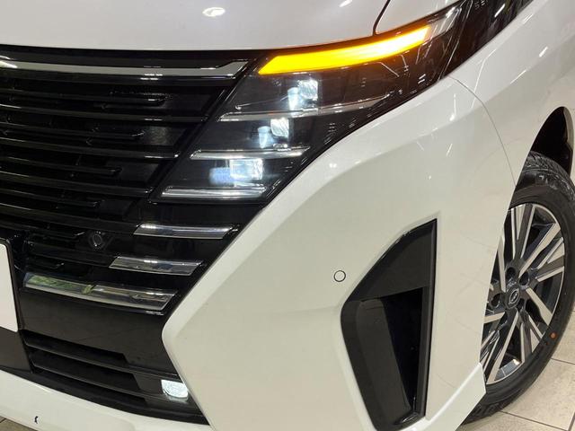 【ＬＥＤヘッドライト】悪天候や夜間走行時も良好な視界を確保し安心して運転できる高輝度ＬＥＤヘッドライトを装備！点灯速度が早く、消費電力も抑えられています。