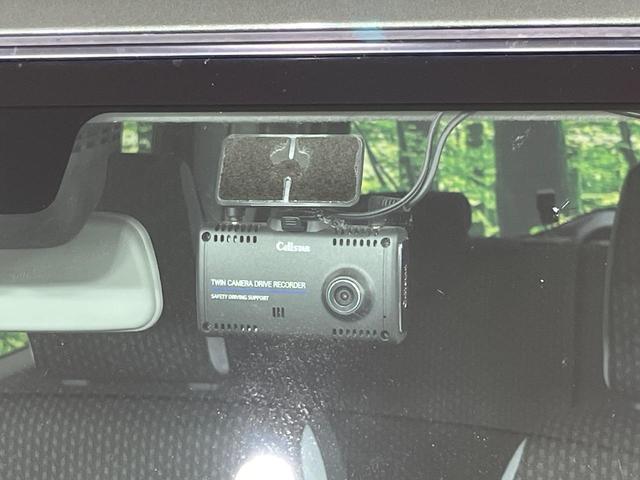 【ドライブレコーダー】安心・安全なカーライフに必須のドライブレコーダーを装備！走行中はもちろん、あおり運転や事故に遭遇した際の状況も映像で記録し、万一のリスクに備えます。