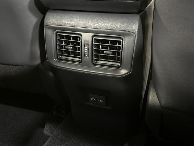 RAV4 ハイブリッドアドベンチャー オフロードパッケージII 4WD 登録済未使用車 10.5インチ純正ディスプレイオーディオ バックカメラ 寒冷地仕様 セーフティセンス レーダークルーズ レザーシート 前席シートエアコン パワーシート コーナーセンサー(64枚目)