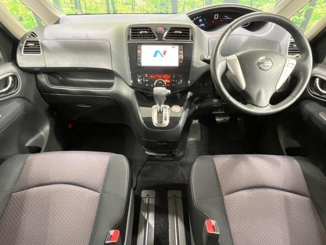 セレナ ハイウェイスター　Ｖセレクション　４ＷＤ　パノラミックルーフ　両側電動スライド　純正ナビ　ＡＬＰＩＮＥ後席モニター　バックカメラ　禁煙車　スマートキー　ＨＩＤヘッド　ビルトインＥＴＣ　クルコン　オートライト　オートエアコン（2枚目）