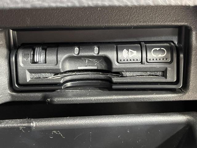 セレナ ハイウェイスター　Ｖセレクション　４ＷＤ　パノラミックルーフ　両側電動スライド　純正ナビ　ＡＬＰＩＮＥ後席モニター　バックカメラ　禁煙車　スマートキー　ＨＩＤヘッド　ビルトインＥＴＣ　クルコン　オートライト　オートエアコン（38枚目）