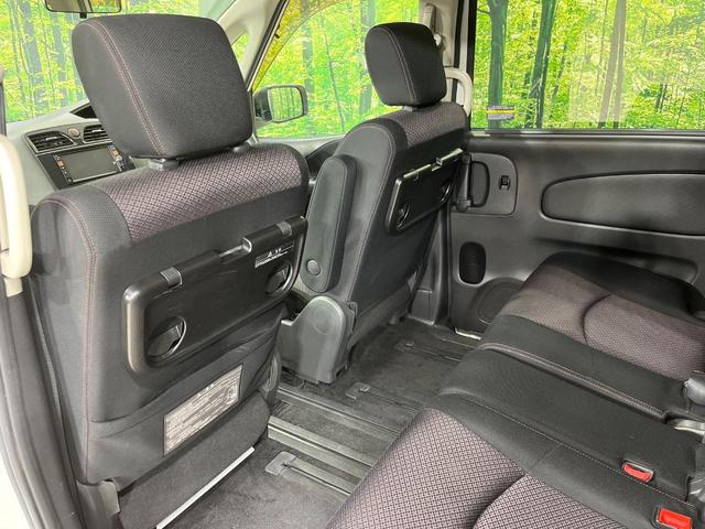 セレナ ハイウェイスター　Ｖセレクション　４ＷＤ　パノラミックルーフ　両側電動スライド　純正ナビ　ＡＬＰＩＮＥ後席モニター　バックカメラ　禁煙車　スマートキー　ＨＩＤヘッド　ビルトインＥＴＣ　クルコン　オートライト　オートエアコン（44枚目）