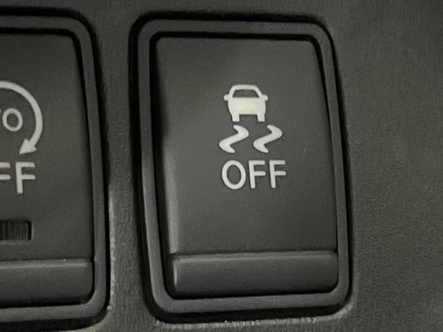 セレナ ハイウェイスター　Ｖセレクション　４ＷＤ　パノラミックルーフ　両側電動スライド　純正ナビ　ＡＬＰＩＮＥ後席モニター　バックカメラ　禁煙車　スマートキー　ＨＩＤヘッド　ビルトインＥＴＣ　クルコン　オートライト　オートエアコン（60枚目）