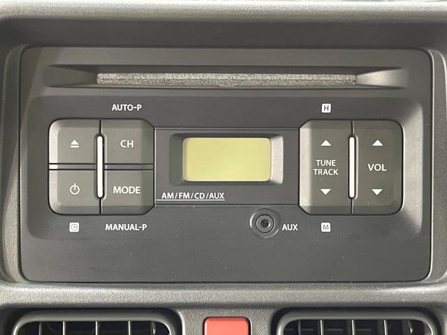 キャリイトラック KX 本州仕入れ 4WD MT車 純正12インチスチールホイール CD再生 フォグライト ヘッドライトレベライザー パワーウィンドウ AUX ブラックインテリア(3枚目)