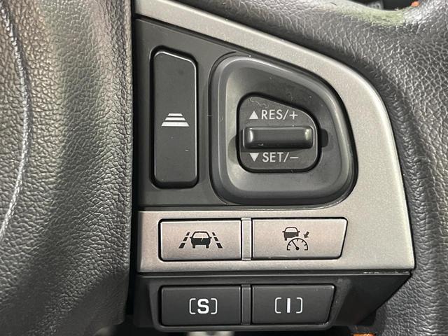 【全車速追従機能付クルーズコントロール】高速道路での長距離走行が楽に！！自動で速度を保つクルーズコントロールが、衝突軽減システムと連携し、前方の車両を感知して車間を保つように速度調節してくれます！！