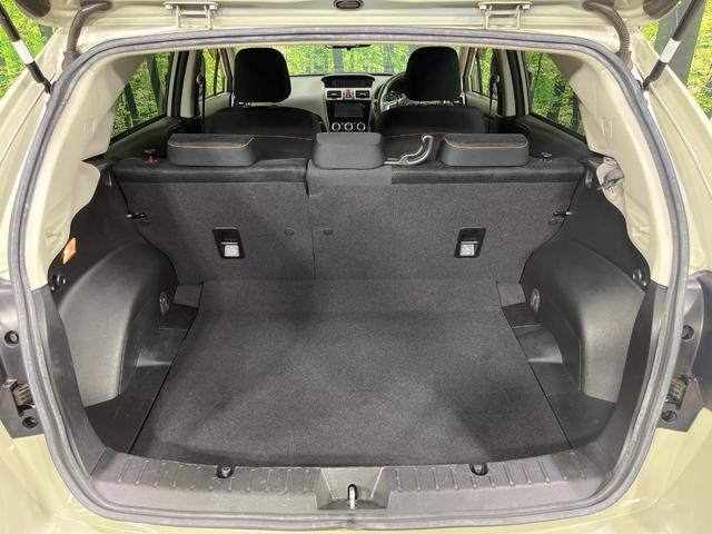 ラゲッジルームは、大容量のスペースを確保。普段のお買い物からレジャーまで、幅広く活躍してくれます！また、リアシートを倒すことでバリエーション豊かにお使いいただけます。