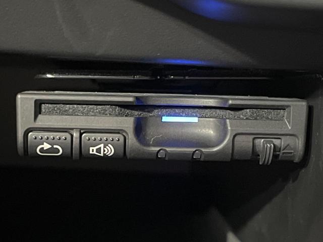 ノート Ｘ　ＦＯＵＲ　４ＷＤ　純正ＳＤナビ　バックカメラ　ドラレコ　インテリジェントエマージェンシーブレーキ　禁煙車　スマートキー　ＬＥＤヘッド　ＥＴＣ　車線逸脱警報　オートライト　Ｂｌｕｅｔｏｏｔｈ　ＣＤ　フルセグ（7枚目）