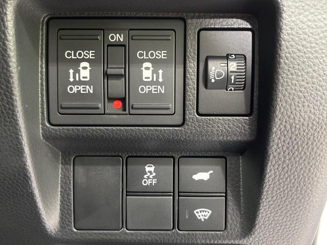 ステップワゴン スパーダ 4WD 両側電動ドア メモリーナビ バックカメラ 寒冷地仕様 ホンダセンシング レーダークルーズ 禁煙車 電動リアゲート ハーフレザーシート シートヒーター ドラレコ コーナーセンサー レーンキープ(34枚目)