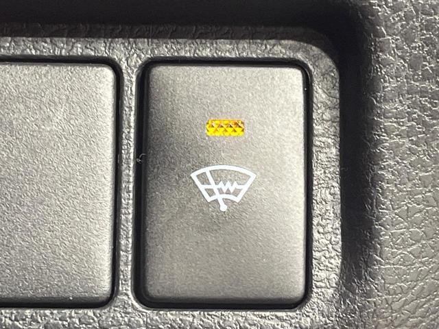 ハリアー エレガンス　４ＷＤ　９インチＳＤナビ　バックカメラ　寒冷地仕様　禁煙車　パワーシート　スマートキー　ＬＥＤヘッド　ビルトインＥＴＣ　純正１７インチアルミ　デュアルエアコン　Ｂｌｕｅｔｏｏｔｈ　ＣＤ　ＤＶＤ再生（3枚目）