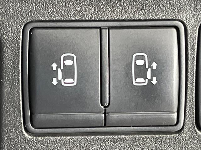 セレナ ハイウェイスター　４ＷＤ　両側電動スライドドア　バックカメラ　ＳＤナビ　禁煙車　スマートキー　ＨＩＤヘッド　ビルトインＥＴＣ　クルコン　純正１５インチアルミ　オートライト　オートエアコン　リアエアコン　横滑り防止装置（3枚目）