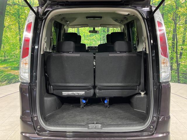 セレナ ハイウェイスター　４ＷＤ　両側電動スライドドア　バックカメラ　ＳＤナビ　禁煙車　スマートキー　ＨＩＤヘッド　ビルトインＥＴＣ　クルコン　純正１５インチアルミ　オートライト　オートエアコン　リアエアコン　横滑り防止装置（11枚目）