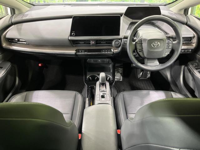 プリウス Z 4WD ガラスルーフ 純正12インチナビ 全周囲カメラ 寒冷地仕様 100V電源 セーフティセンス レーダークルーズ 禁煙車 合皮シート シートベンチレーション パワーシート コーナーセンサ-(2枚目)