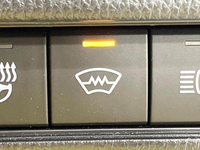 プリウス Z 4WD ガラスルーフ 純正12インチナビ 全周囲カメラ 寒冷地仕様 100V電源 セーフティセンス レーダークルーズ 禁煙車 合皮シート シートベンチレーション パワーシート コーナーセンサ-(6枚目)