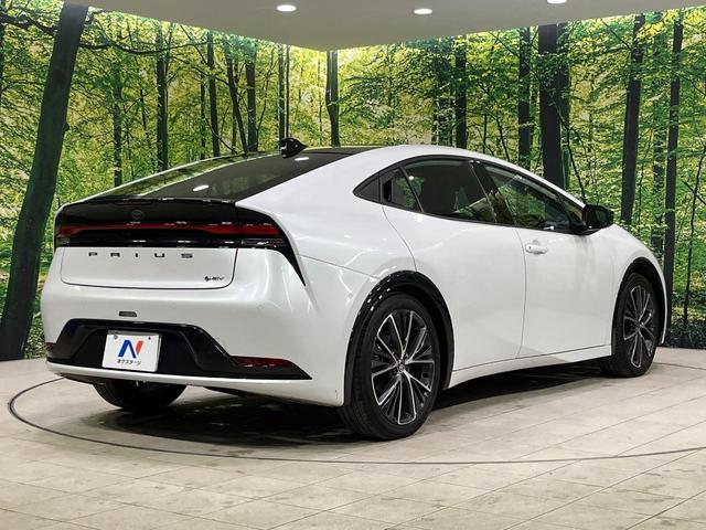 プリウス Z 4WD ガラスルーフ 純正12インチナビ 全周囲カメラ 寒冷地仕様 100V電源 セーフティセンス レーダークルーズ 禁煙車 合皮シート シートベンチレーション パワーシート コーナーセンサ-(17枚目)