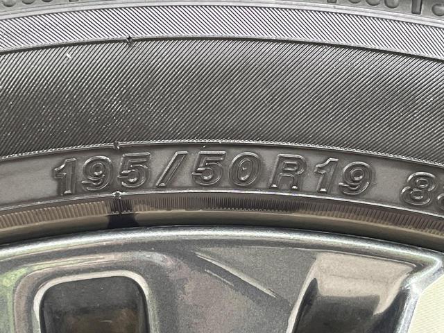 プリウス Z 4WD ガラスルーフ 純正12インチナビ 全周囲カメラ 寒冷地仕様 100V電源 セーフティセンス レーダークルーズ 禁煙車 合皮シート シートベンチレーション パワーシート コーナーセンサ-(32枚目)