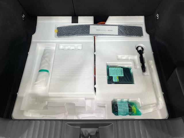 プリウス Z 4WD ガラスルーフ 純正12インチナビ 全周囲カメラ 寒冷地仕様 100V電源 セーフティセンス レーダークルーズ 禁煙車 合皮シート シートベンチレーション パワーシート コーナーセンサ-(64枚目)