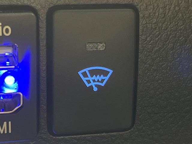 アルファードハイブリッド ＳＲ　Ｃパッケージ　４ＷＤ　寒冷地仕様　両側電動ドア　純正９インチディスプレイオーディオ　後席モニター　バックカメラ　ＡＣ１００Ｖ電源　セーフティーセンス　レーダークルーズ　禁煙車　パワーバックドア　合皮シート（3枚目）