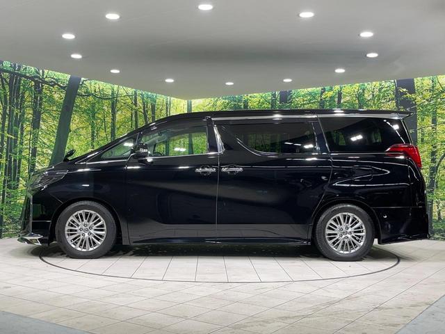 アルファードハイブリッド ＳＲ　Ｃパッケージ　４ＷＤ　寒冷地仕様　両側電動ドア　純正９インチディスプレイオーディオ　後席モニター　バックカメラ　ＡＣ１００Ｖ電源　セーフティーセンス　レーダークルーズ　禁煙車　パワーバックドア　合皮シート（24枚目）